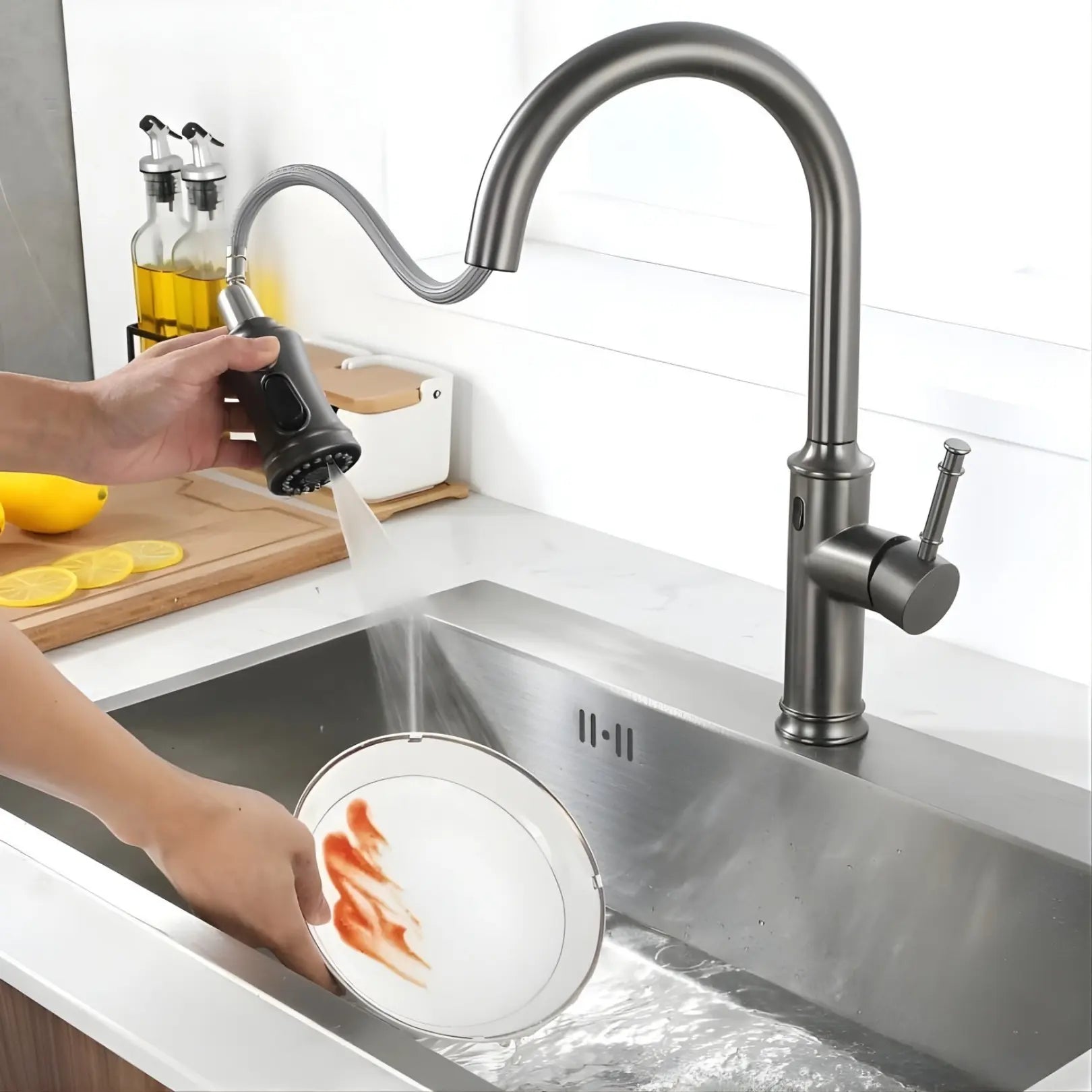 Manu Touchless Pull-Out Kitchen Tap